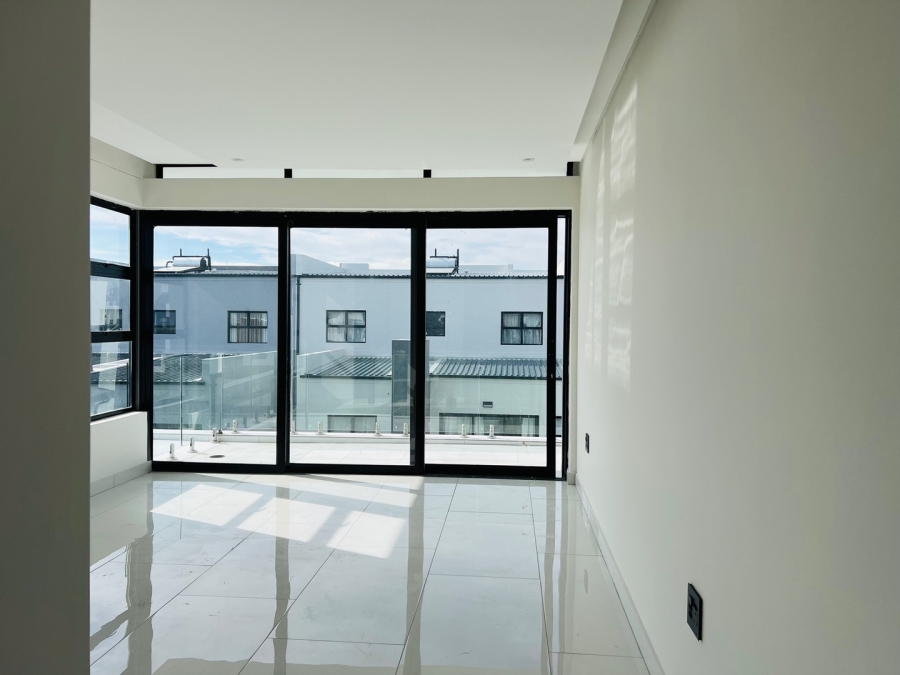 Bedroom Property for Sale in Sandown Western Cape